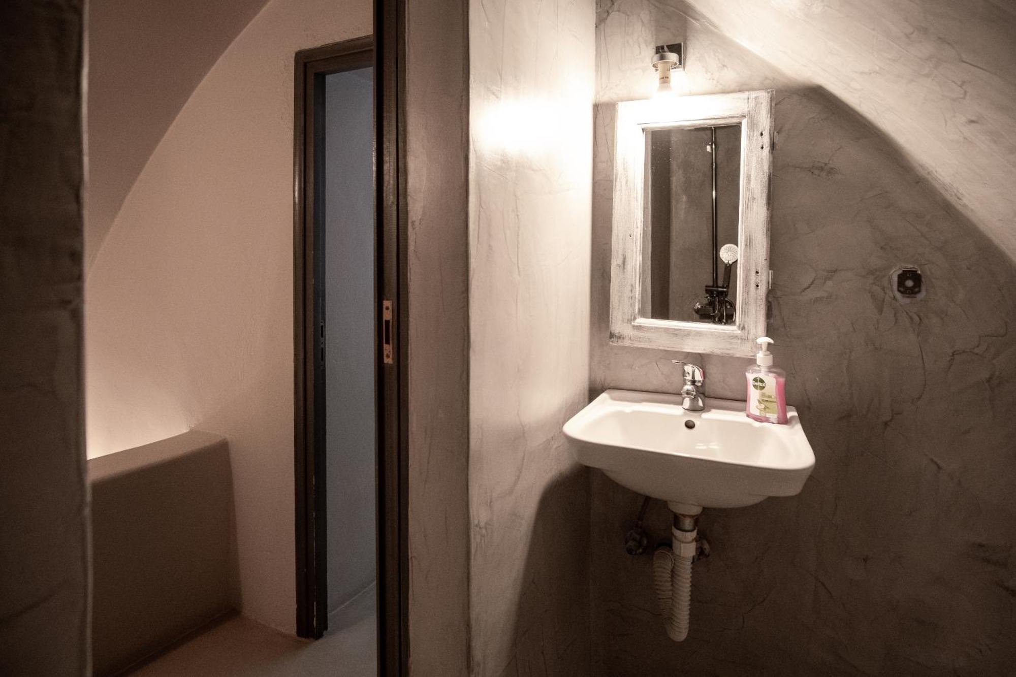 הוילה אויה Alafouzou Cave Loft By Sv מראה חיצוני תמונה